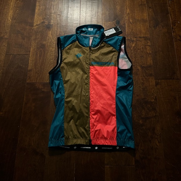 New w tags Hyper Threads Windout vest - Picture 3 of 5
